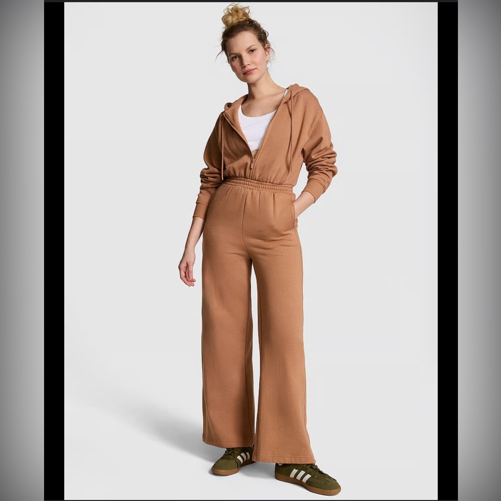 Victoria’s Secret PINK Wide-Leg Fleece Ski Jumpsuit Hoodie OnePiece Camel Medium - Picture 1 of 6